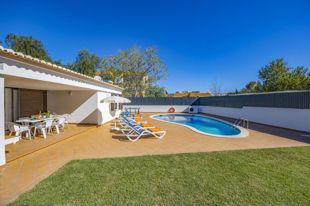 Buganvillea By Villa *